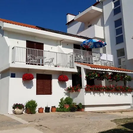 Magdalena Apartman Pag Town